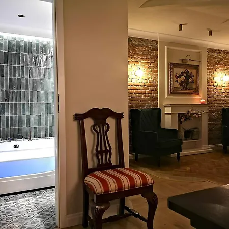Old Town Apartment 아파트 *